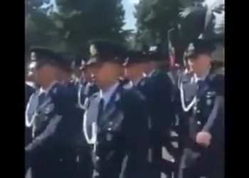 Harp Okulu öğrencilerinin ‘Uygun adım’ yürüyemeyişi Meclis gündeminde!