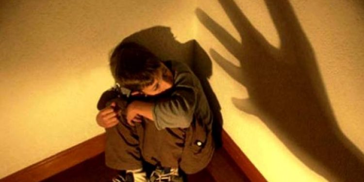 Kırbaçla öğrenci dövmeye soruşturma başlatıldı..