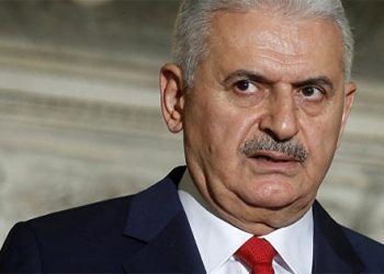 Binali Yıldırım, bu kez de ‘kendisini duygulandıran şairi’ karıştırdı