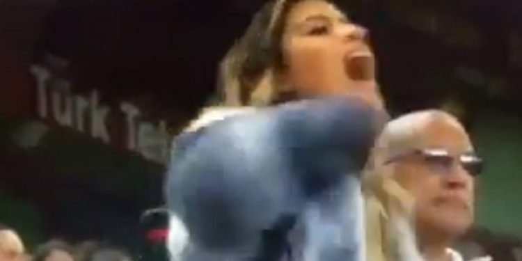 Maicon’un eşi Ursula’dan olay hareket