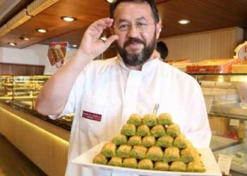 Akıl tutulmasına tüm hız devam: Bir baklavacıya daha kayyım!