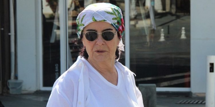 Fatma Girik savcılığa başvurdu, 50 yıllık hayranını şikayet etti