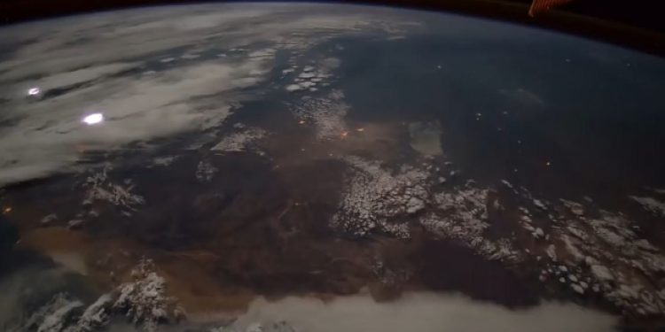 Meteorların hızlı hareketlerinden oluşan enerji büyüledi