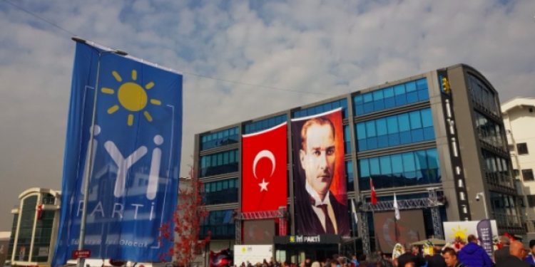 “Ülkelerin millî çıkarları ve devlet sırları uluslararası bir kaçakçıya teslim edilemez”