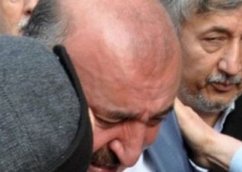 AKP’li başkan ağlayarak istifa etti