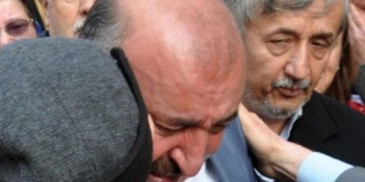 AKP’li başkan ağlayarak istifa etti