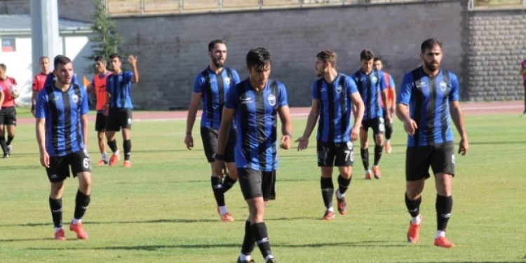 Alt liglerdeki 9 futbol takımının borçlarından dolayı puanları siliniyor.