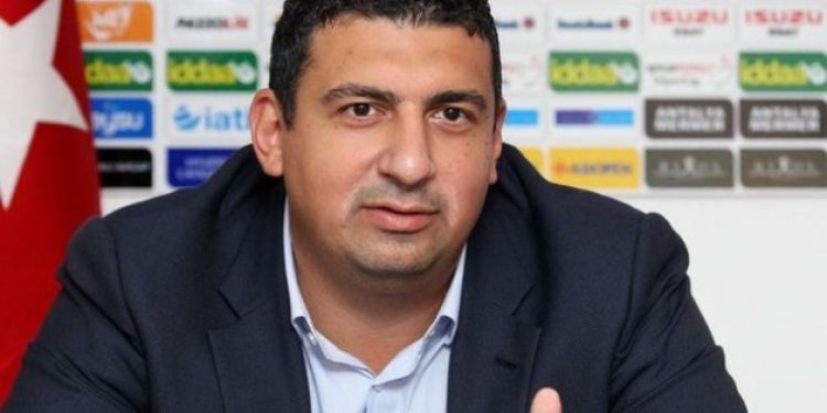 Antalyaspor Başkanı Ali Şafak Öztürk görevi bıraktı