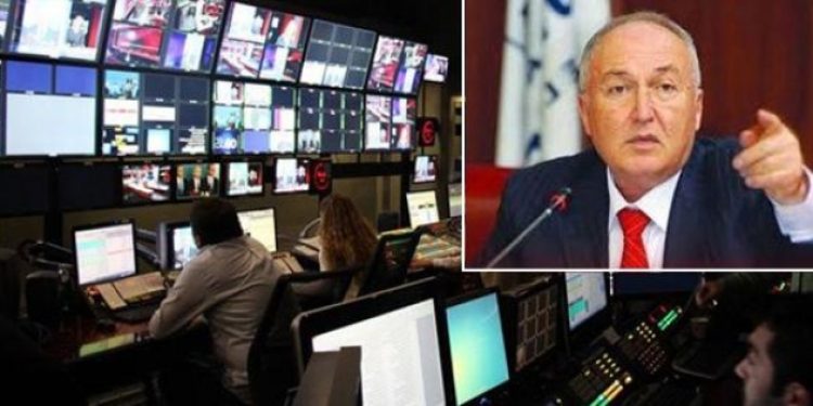 TRT Deprem uzmanından istemediği yorumu alınca yayını kesti..