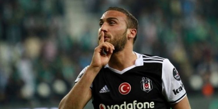 Cenk Tosun, transfer dedikodularına son noktayı koydu