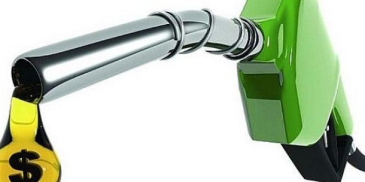 Benzine yeni zam yolda.. Bu gece yarısından geçerli olacak