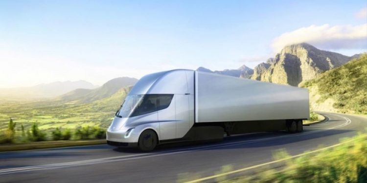 İçecek devi Pepsi de Tesla Semi tırları için siparişi verdi..
