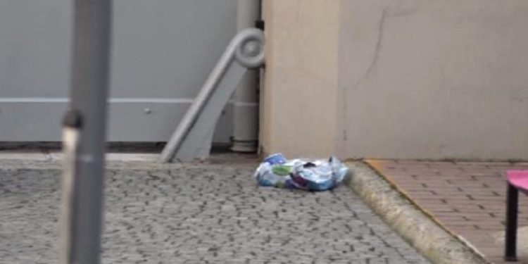 Alman Konsolosluğu önünde şüpheli paket paniği..