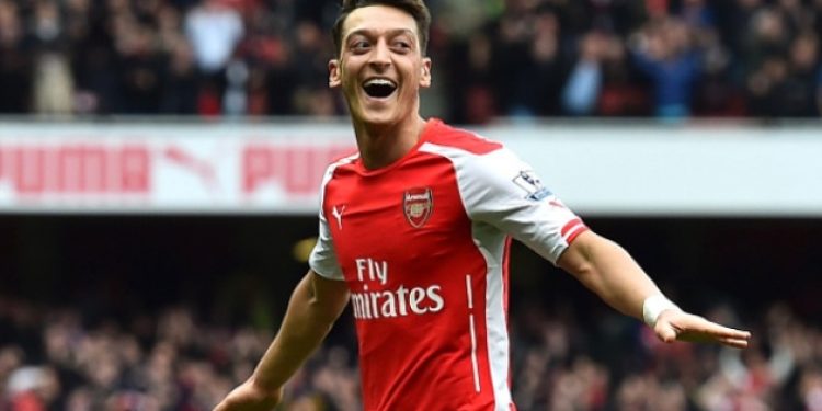 Barcelona Arda Turan’ın yerine Mesut Özil’i düşünüyor