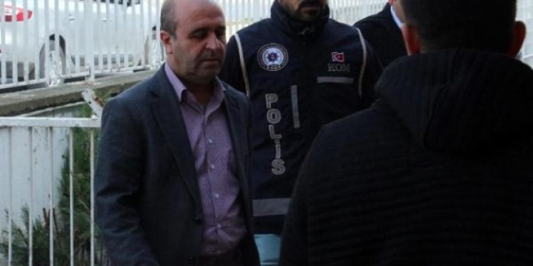 ‘Gülenci’ şantajıyla para alırken suçüstü yakalandı!