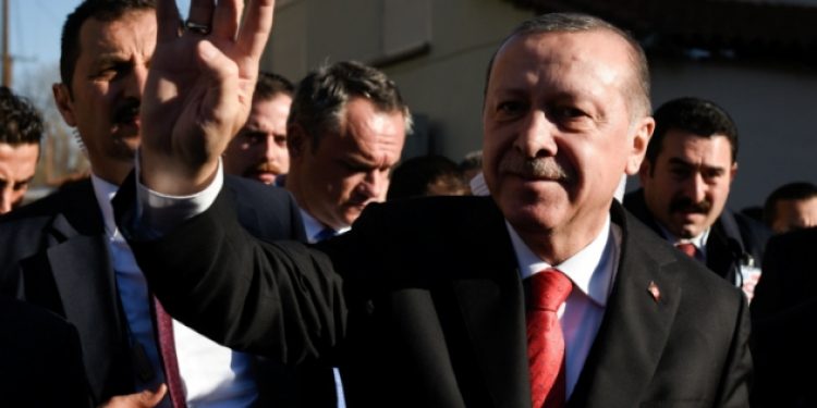 Erdoğan CHP’li belediyelere operasyonun işaretini verdi!