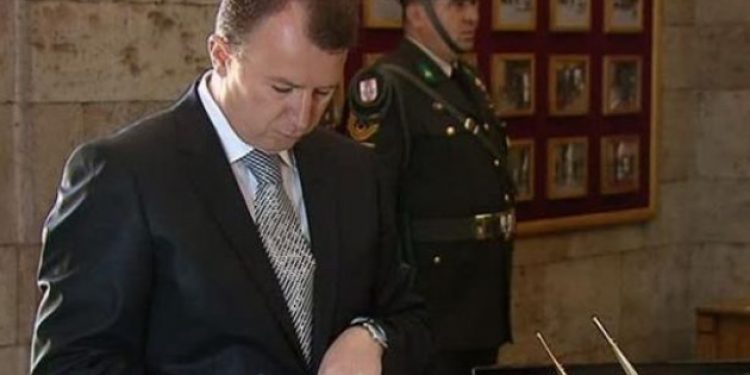 TRT Genel Müdür Yardımcısına ‘cemaat üyeliğinden’ 8 yıl hapis