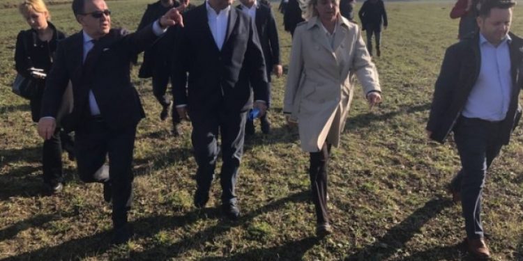 Tekin belediyelerle ilgili soruya: Operasyon talimatları duyduk, bekliyoruz