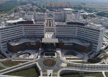 “Şehir hastanelerini de halkın sırtına yüklüyorlar”