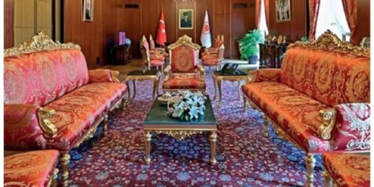 Meclis başkanı forsundan düşmüyor.. Başkan’ın odasına yüz bin liralık halı..
