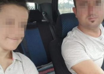 Yatak odasında eşiyle gördüğü adamı öldürdü
