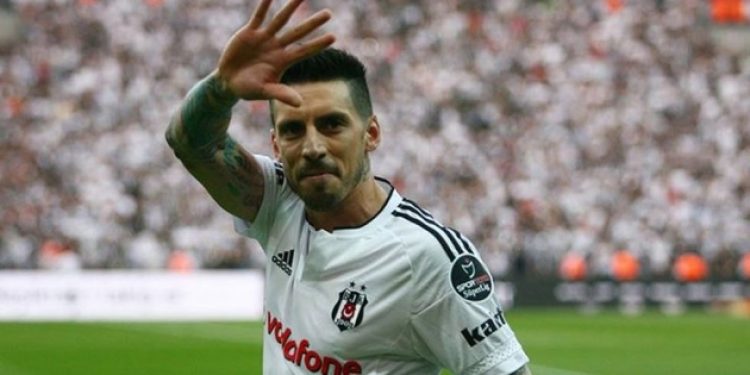 Beşiktaş’a sürpriz 10 numara! Jose Sosa…