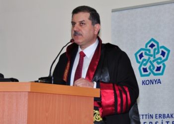 Dekan olunca, kardeşi, oğlu ve eşini işe aldı