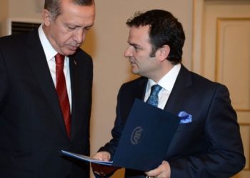Havuz Yazarı Öztürk: AK Parti neden bu konuda ısrarla ayaklarına kurşun sıkıyor