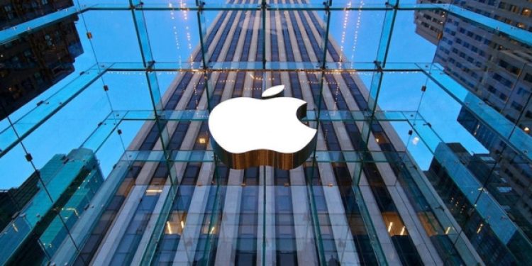 Telefonları bilerek yavaşlatan Apple özür diledi..