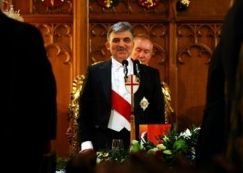 AKP’li Çamlı’dan Abdullah Gül’e ‘frak’lı gönderme