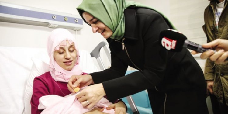 Aile Bakanı’nın hapisteki bebeklere duyarsız kalmasına tepki yağdı