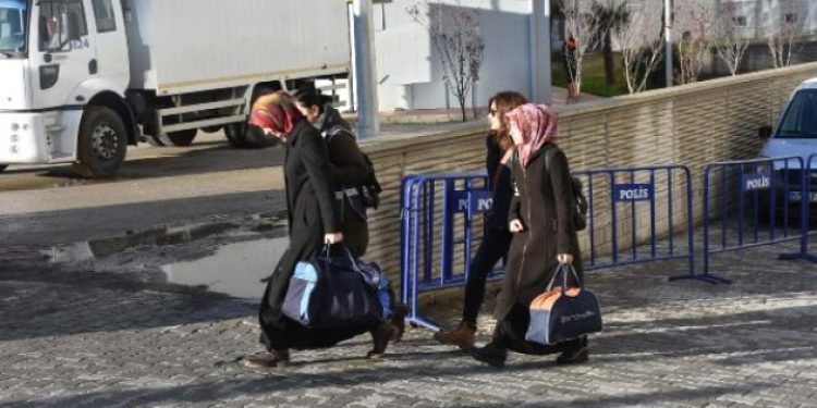 Hizmete bağlı kurumlarda çalıştığı iddiasıyla 9 kişi daha adliyeye sevk edildi