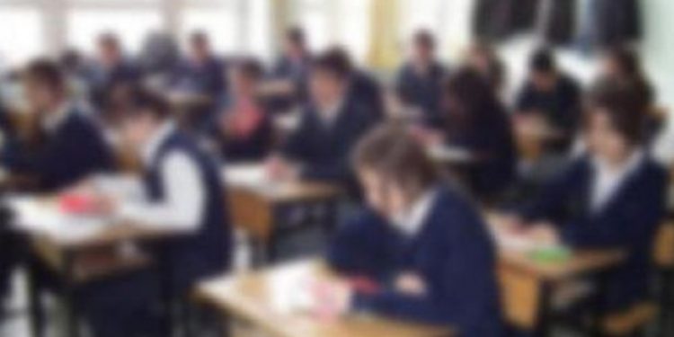 Sahte diplomayla 17 yıl öğretmenlik yaptı yeni farkedildi