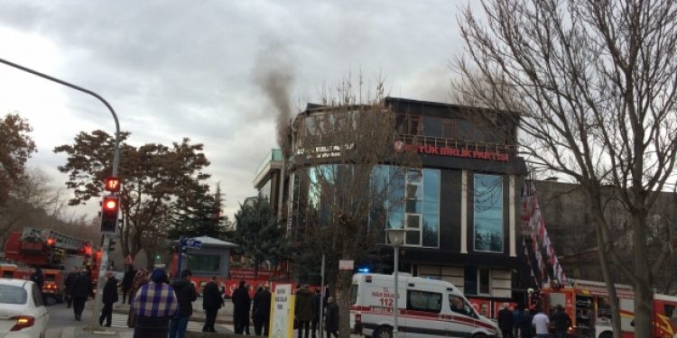 Büyük Birlik Partisi’nin Genel Merkezi’nde yangın çıktı..