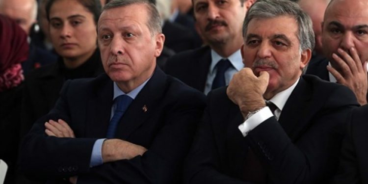 Eski AKP’li vekilden “Gül yakında konuşacak” iddiası