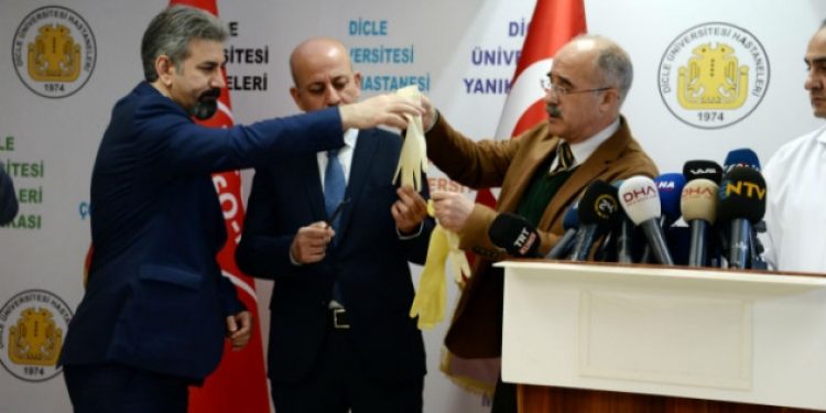 HIV virüsü taşıyan hamilenin eşi: Doktor ‘Ölürseniz umrumuzda değil’ dedi