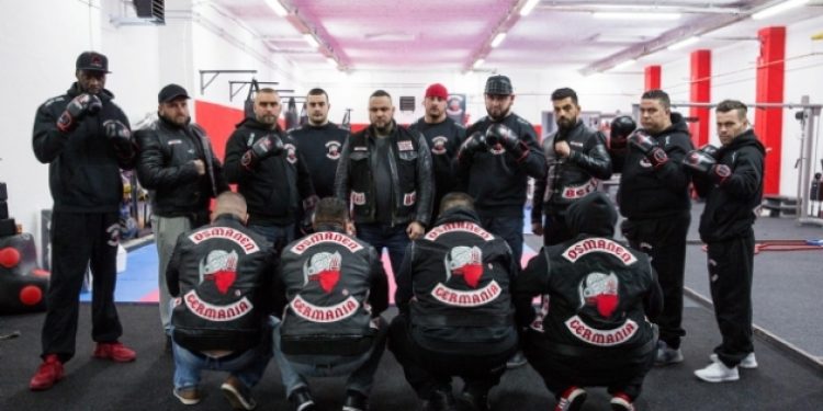 Almanyalı Osmanlılar; Erdoğan, AKP ve Türk yargısıyla bağlantılı..