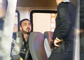 Servis şoförü direksiyon başında uyuşturucu krizi geçirdi