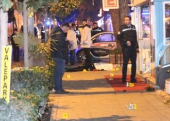 Kadıköy’de ‘vale’ iki müşteriyi öldürdü