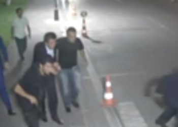Bakan Zeybekçi’nin silah açıklamasını yalanlayan görüntüler ortaya çıktı..