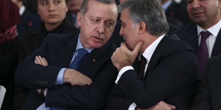 Erdoğan Gül’e vurmaya devam ediyor: Trenden düşenler..