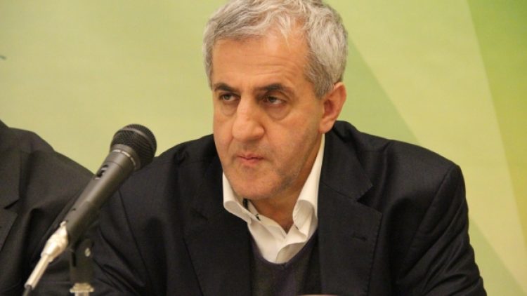 Yeni Şafak Müfid Yüksel’in yazılarına son verdi