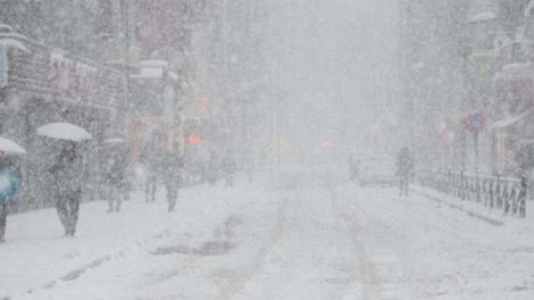 Meteoroloji uyardı: İstanbul’a kar geliyor