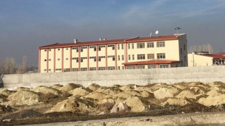 Ağrı’da metan gazından zehirlenen uzman çavuş şehit oldu