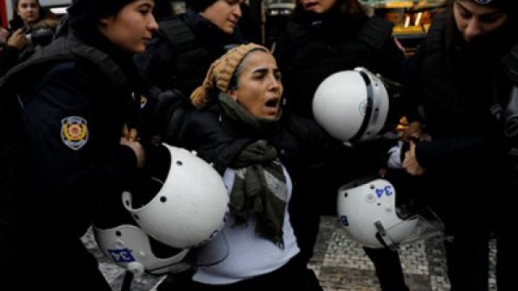 Savaşa karşı çıkan 11 kişi daha tutuklandı