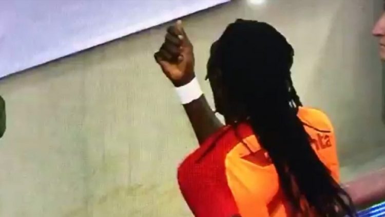 Gomis’ten gol sonrası ‘para’ göndermesi!