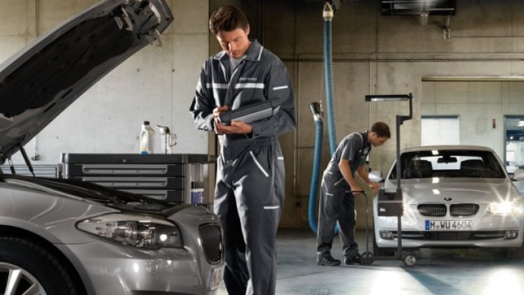 Alman otomotiv devi insanlar üzerinde egzoz deneyi yaptırmakla suçlanıyor