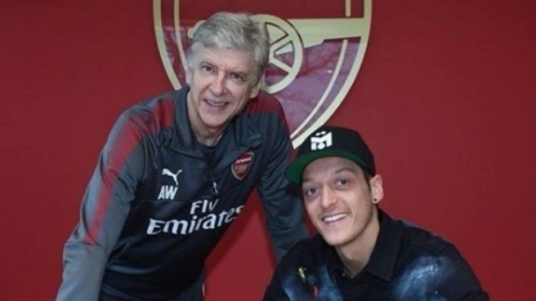 Mesut Özil’den tarihi imza! En çok kazanan futbolcu olacak