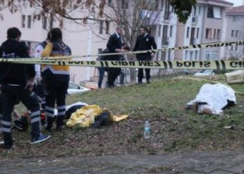 Boşanmak isteyen eşini öldürüp intihar etti