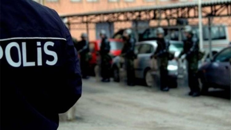 Urfa’da cenazede taziye sahiplerine gözaltı